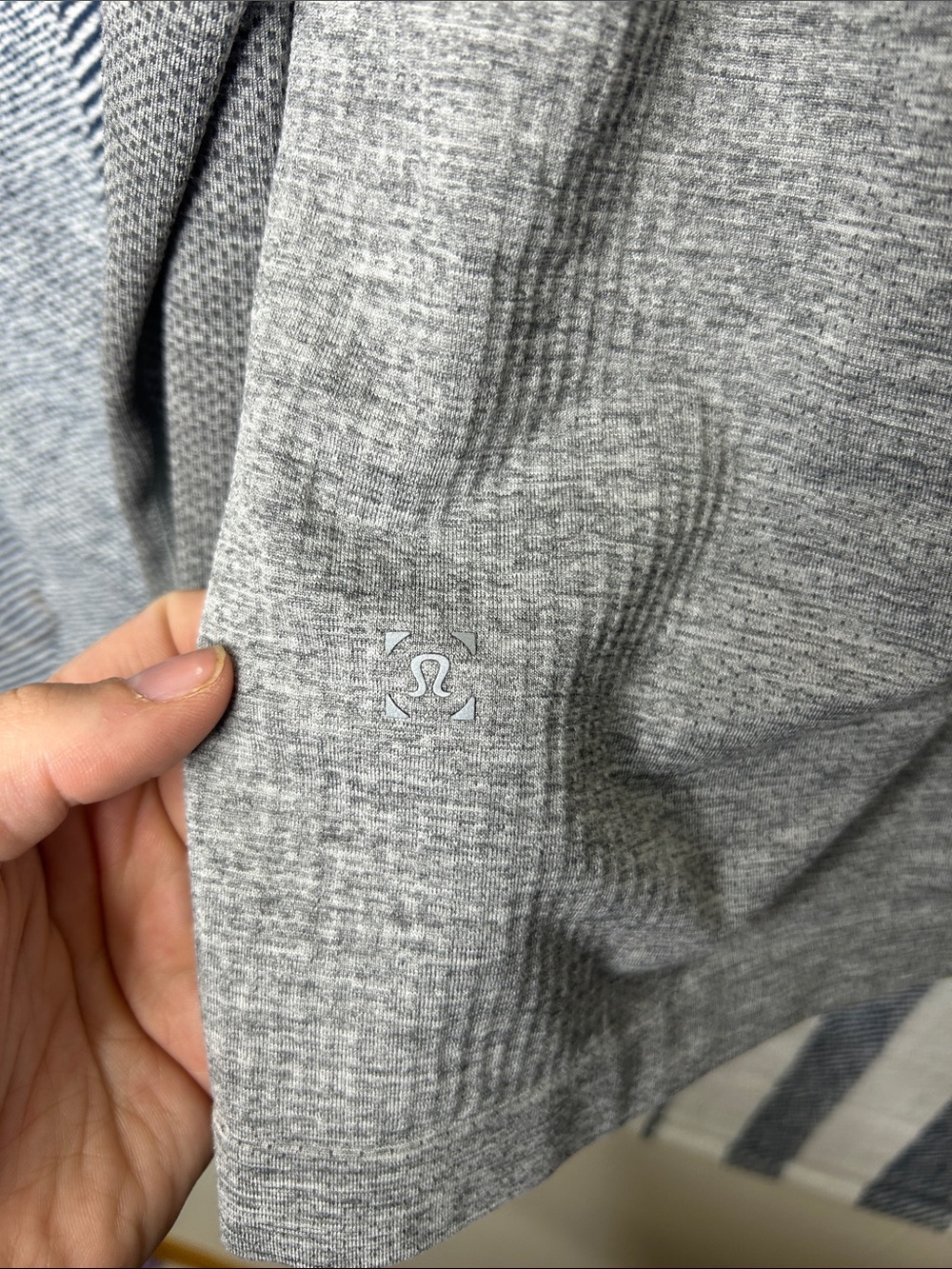 Mens Lululemon Metal Vent Tech Long Sleeve Henley - Picture 8 of 8